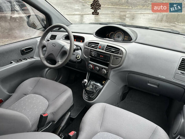 Синий Хендай Матрикс, объемом двигателя 1.6 л и пробегом 239 тыс. км за 4500 $, фото 5 на Automoto.ua