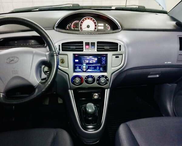 Синий Хендай Матрикс, объемом двигателя 1.6 л и пробегом 235 тыс. км за 4500 $, фото 7 на Automoto.ua