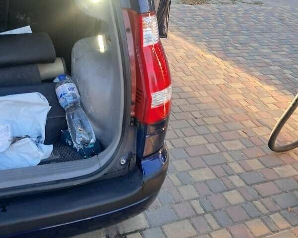 Синій Хендай Матрікс, об'ємом двигуна 1.8 л та пробігом 210 тис. км за 3500 $, фото 10 на Automoto.ua