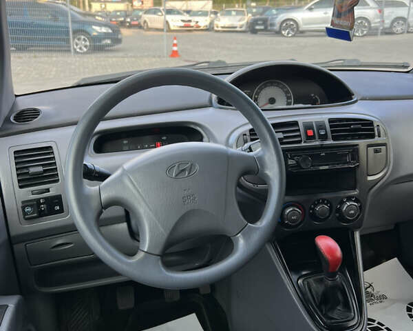 Синій Хендай Матрікс, об'ємом двигуна 1.6 л та пробігом 239 тис. км за 4200 $, фото 13 на Automoto.ua