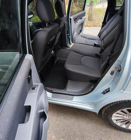 Синий Хендай Матрикс, объемом двигателя 1.6 л и пробегом 268 тыс. км за 4700 $, фото 8 на Automoto.ua