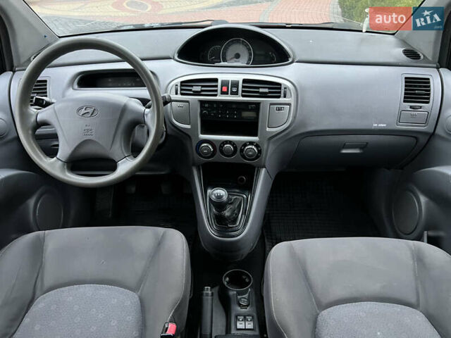 Синій Хендай Матрікс, об'ємом двигуна 1.6 л та пробігом 229 тис. км за 2350 $, фото 8 на Automoto.ua