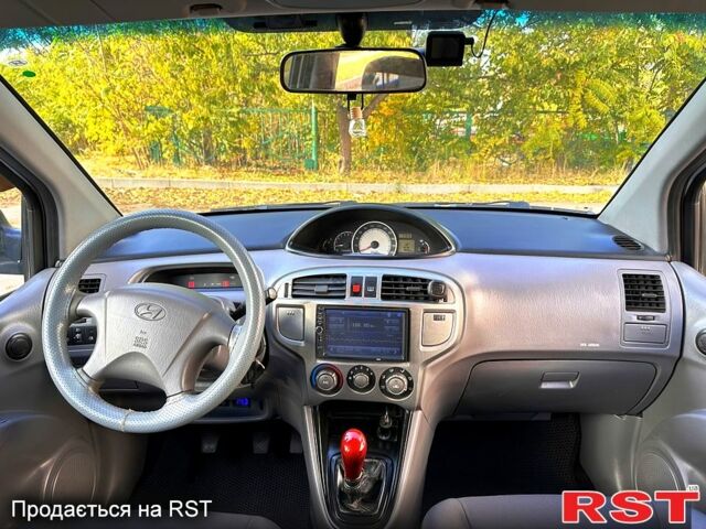 Синий Хендай Матрикс, объемом двигателя 1.6 л и пробегом 217 тыс. км за 5200 $, фото 11 на Automoto.ua