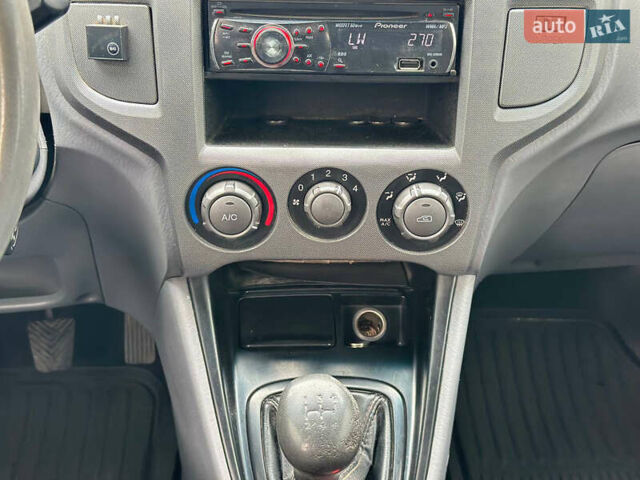 Синий Хендай Матрикс, объемом двигателя 1.8 л и пробегом 150 тыс. км за 3200 $, фото 6 на Automoto.ua