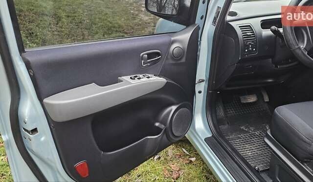 Синій Хендай Матрікс, об'ємом двигуна 1.8 л та пробігом 185 тис. км за 4100 $, фото 27 на Automoto.ua