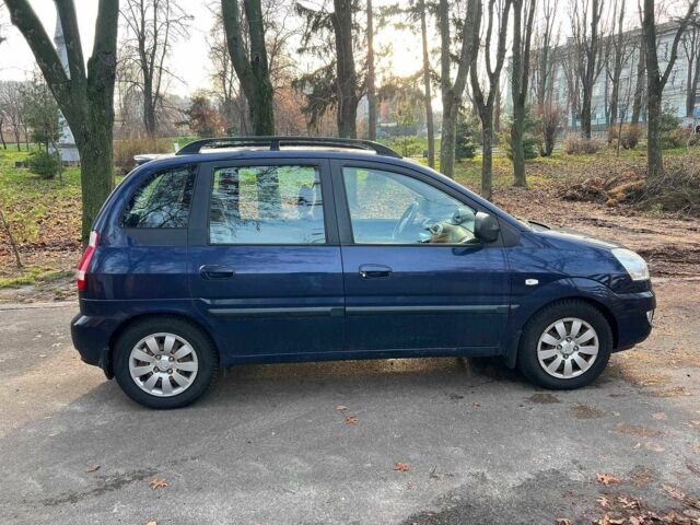 Синій Хендай Матрікс, об'ємом двигуна 1.5 л та пробігом 143 тис. км за 4390 $, фото 3 на Automoto.ua