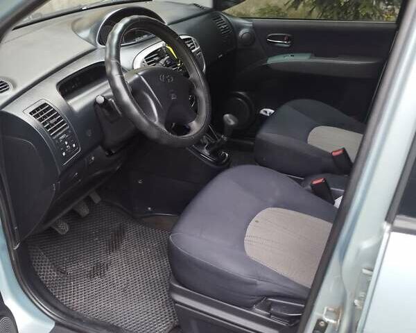 Синий Хендай Матрикс, объемом двигателя 1.6 л и пробегом 287 тыс. км за 4400 $, фото 6 на Automoto.ua