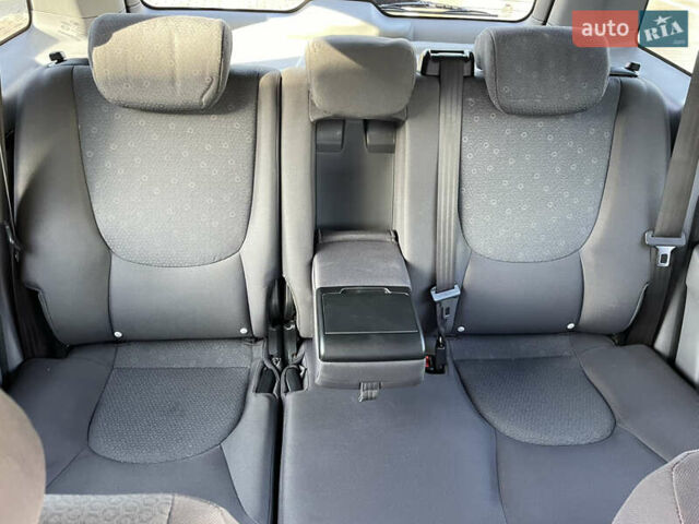 Синий Хендай Матрикс, объемом двигателя 1.8 л и пробегом 141 тыс. км за 5600 $, фото 11 на Automoto.ua