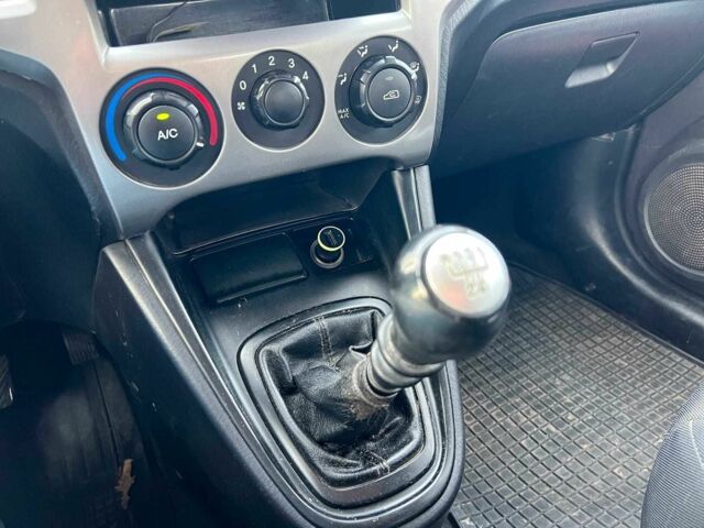 Синій Хендай Матрікс, об'ємом двигуна 1.5 л та пробігом 143 тис. км за 4390 $, фото 12 на Automoto.ua