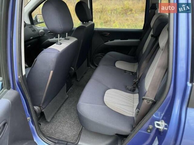 Синій Хендай Матрікс, об'ємом двигуна 1.6 л та пробігом 210 тис. км за 4299 $, фото 10 на Automoto.ua