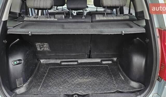 Синій Хендай Матрікс, об'ємом двигуна 1.8 л та пробігом 185 тис. км за 4100 $, фото 3 на Automoto.ua