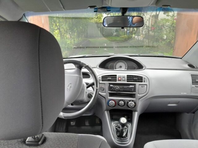 Синій Хендай Матрікс, об'ємом двигуна 1.5 л та пробігом 185 тис. км за 4400 $, фото 10 на Automoto.ua