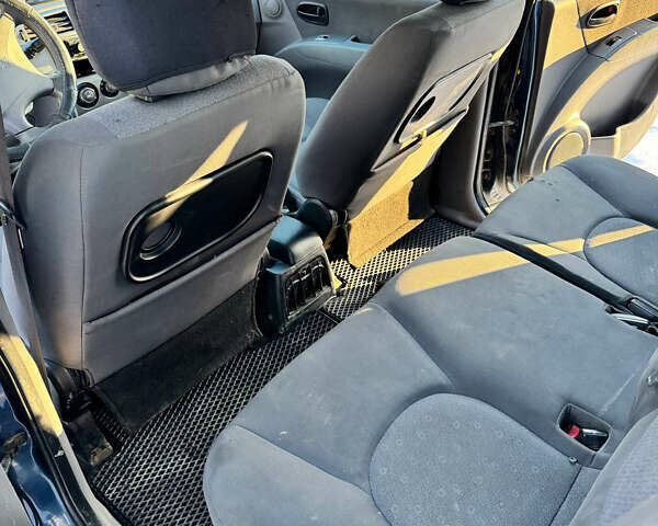 Синий Хендай Матрикс, объемом двигателя 1.5 л и пробегом 319 тыс. км за 3999 $, фото 10 на Automoto.ua