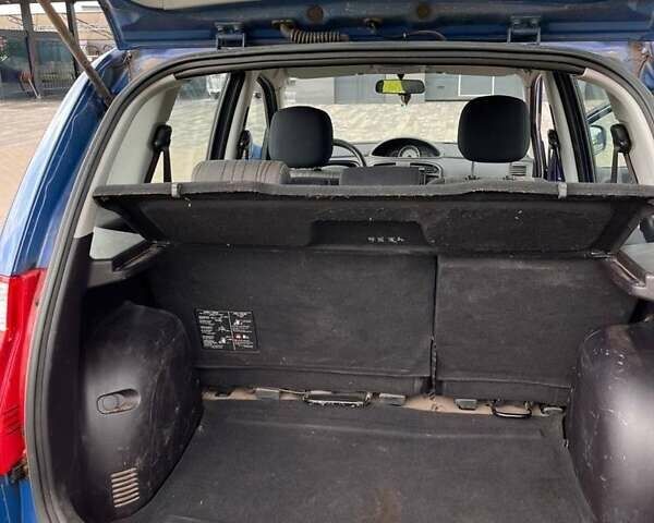 Синий Хендай Матрикс, объемом двигателя 1.6 л и пробегом 232 тыс. км за 3500 $, фото 5 на Automoto.ua