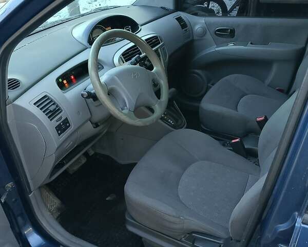 Синий Хендай Матрикс, объемом двигателя 1.8 л и пробегом 260 тыс. км за 4150 $, фото 6 на Automoto.ua