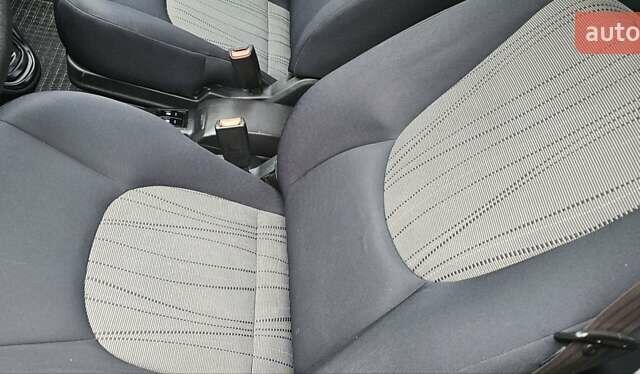 Синій Хендай Матрікс, об'ємом двигуна 1.8 л та пробігом 185 тис. км за 4100 $, фото 24 на Automoto.ua