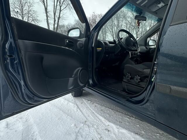 Синій Хендай Матрікс, об'ємом двигуна 1.8 л та пробігом 261 тис. км за 3499 $, фото 13 на Automoto.ua