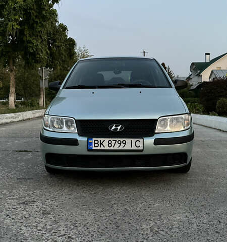 Зеленый Хендай Матрикс, объемом двигателя 1.6 л и пробегом 303 тыс. км за 3250 $, фото 2 на Automoto.ua