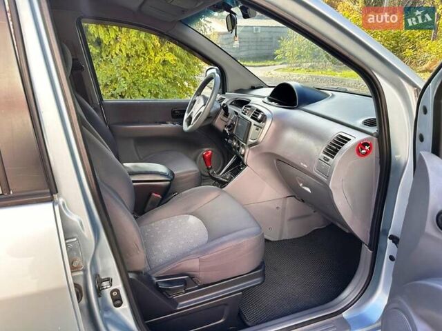 Зеленый Хендай Матрикс, объемом двигателя 1.6 л и пробегом 215 тыс. км за 5000 $, фото 27 на Automoto.ua