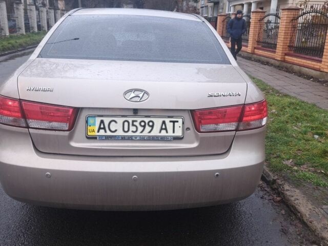 Бежевый Хендай НФ, объемом двигателя 2.4 л и пробегом 213 тыс. км за 6000 $, фото 5 на Automoto.ua