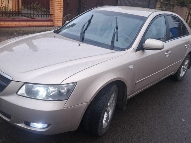 Бежевый Хендай НФ, объемом двигателя 2.4 л и пробегом 213 тыс. км за 6000 $, фото 2 на Automoto.ua