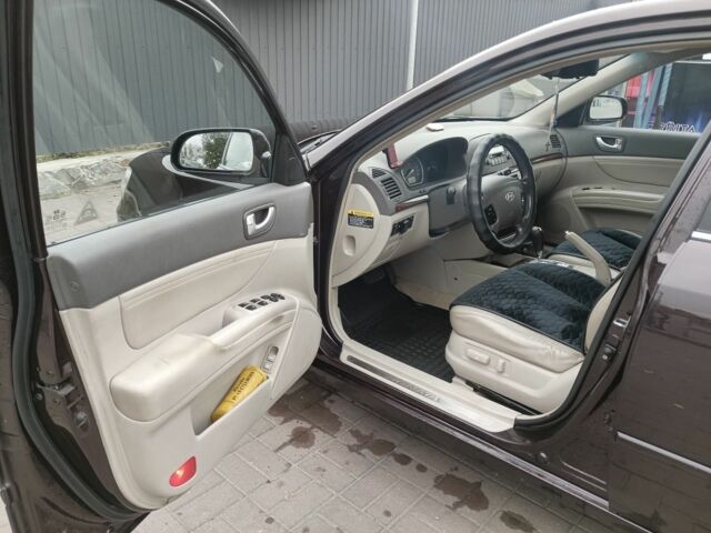 Червоний Хендай НФ, об'ємом двигуна 2.4 л та пробігом 254 тис. км за 6000 $, фото 4 на Automoto.ua