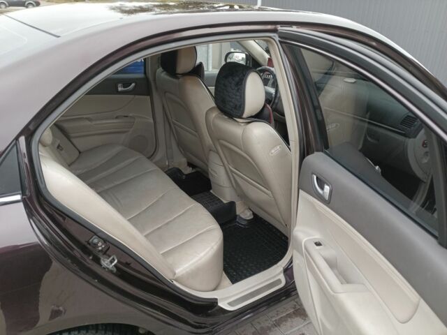 Червоний Хендай НФ, об'ємом двигуна 2.4 л та пробігом 254 тис. км за 6000 $, фото 7 на Automoto.ua