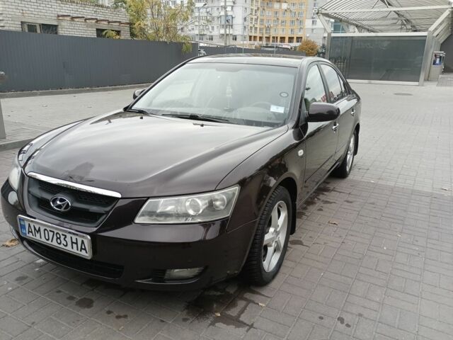 Червоний Хендай НФ, об'ємом двигуна 2.4 л та пробігом 254 тис. км за 6000 $, фото 1 на Automoto.ua