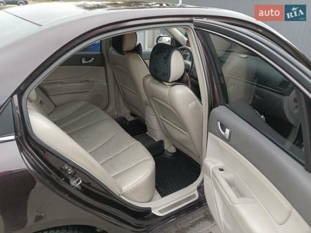 Червоний Хендай НФ, об'ємом двигуна 2.4 л та пробігом 254 тис. км за 6000 $, фото 6 на Automoto.ua