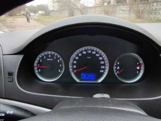 Синий Хендай НФ, объемом двигателя 2 л и пробегом 260 тыс. км за 6600 $, фото 7 на Automoto.ua