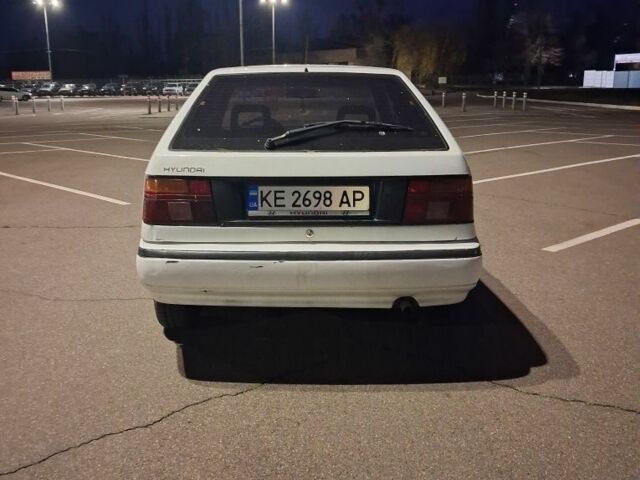 Белый Хендай Пони, объемом двигателя 1.5 л и пробегом 230 тыс. км за 2000 $, фото 3 на Automoto.ua
