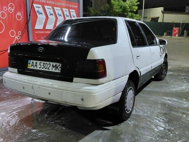 Белый Хендай Пони, объемом двигателя 1.5 л и пробегом 100 тыс. км за 750 $, фото 1 на Automoto.ua