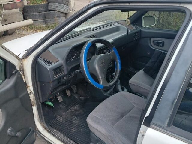 Белый Хендай Пони, объемом двигателя 1.5 л и пробегом 100 тыс. км за 750 $, фото 3 на Automoto.ua