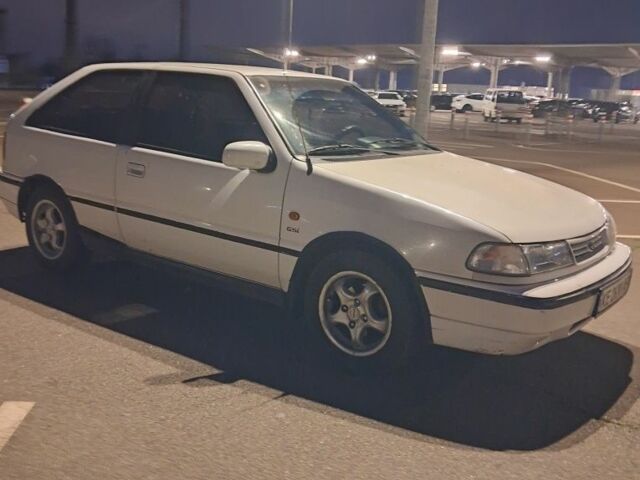 Белый Хендай Пони, объемом двигателя 1.5 л и пробегом 230 тыс. км за 2000 $, фото 7 на Automoto.ua