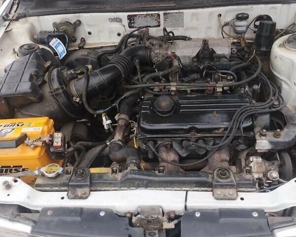 Белый Хендай Пони, объемом двигателя 1.5 л и пробегом 300 тыс. км за 1776 $, фото 6 на Automoto.ua