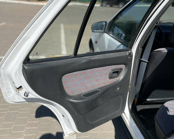 Белый Хендай Пони, объемом двигателя 1.5 л и пробегом 222 тыс. км за 1799 $, фото 16 на Automoto.ua