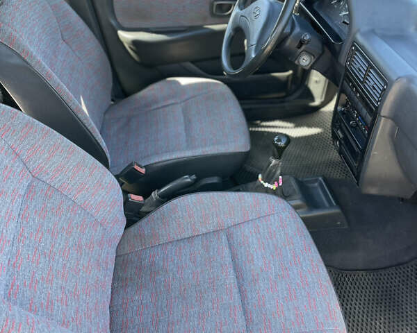 Белый Хендай Пони, объемом двигателя 1.5 л и пробегом 222 тыс. км за 1799 $, фото 18 на Automoto.ua