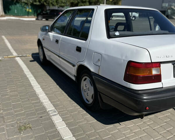 Белый Хендай Пони, объемом двигателя 1.5 л и пробегом 222 тыс. км за 1799 $, фото 7 на Automoto.ua