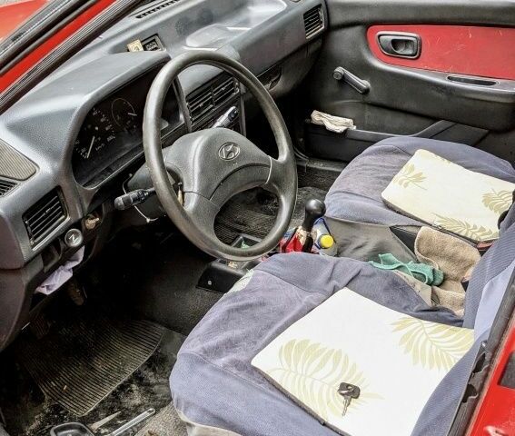 Красный Хендай Пони, объемом двигателя 1.3 л и пробегом 339 тыс. км за 700 $, фото 7 на Automoto.ua