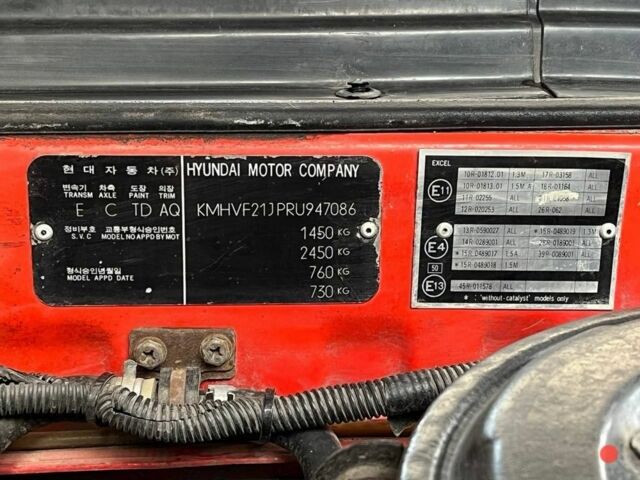 Красный Хендай Пони, объемом двигателя 1.3 л и пробегом 330 тыс. км за 1300 $, фото 7 на Automoto.ua