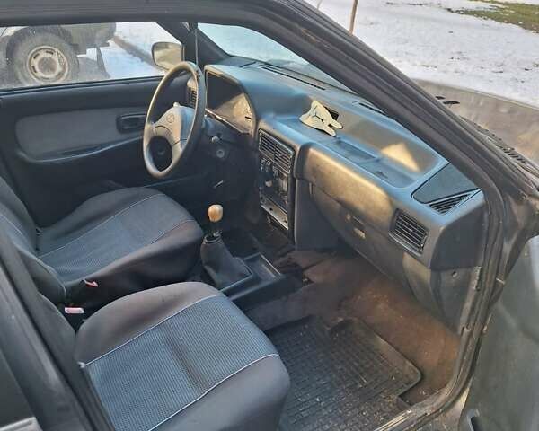 Сірий Хендай Поні, об'ємом двигуна 1.5 л та пробігом 200 тис. км за 1200 $, фото 3 на Automoto.ua