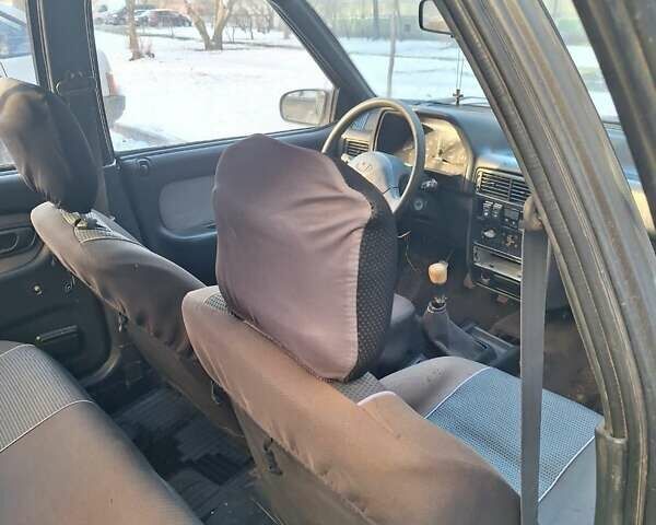 Сірий Хендай Поні, об'ємом двигуна 1.5 л та пробігом 200 тис. км за 1200 $, фото 7 на Automoto.ua