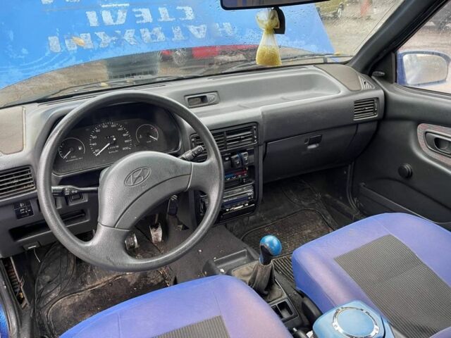 Синий Хендай Пони, объемом двигателя 1.5 л и пробегом 188 тыс. км за 600 $, фото 4 на Automoto.ua
