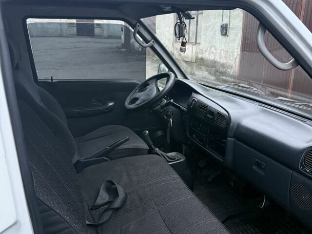 Белый Хендай Портер, объемом двигателя 2.5 л и пробегом 330 тыс. км за 1500 $, фото 6 на Automoto.ua