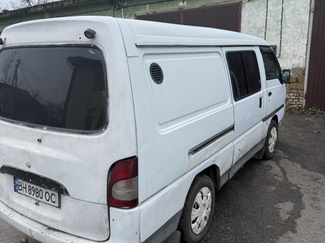 Белый Хендай Портер, объемом двигателя 2.5 л и пробегом 330 тыс. км за 1500 $, фото 2 на Automoto.ua
