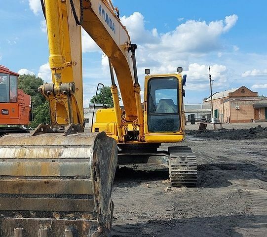 Желтый Хендай Робекс, объемом двигателя 5.9 л и пробегом 18 тыс. км за 23000 $, фото 5 на Automoto.ua