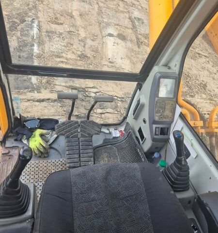 Желтый Хендай Робекс, объемом двигателя 8.3 л и пробегом 16 тыс. км за 47600 $, фото 14 на Automoto.ua