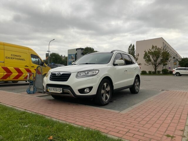 Хендай Санта Фе 2012 в Харькове на Automoto.ua Белый Хендай Санта Фе, объемом двигателя 2.2 л и пробегом 159 тыс. км за 14003 $, фото 4 на Automoto.ua
