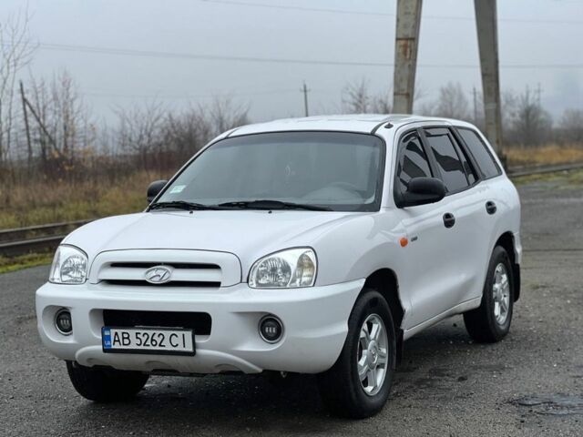 Белый Хендай Санта Фе, объемом двигателя 2 л и пробегом 280 тыс. км за 5700 $, фото 1 на Automoto.ua