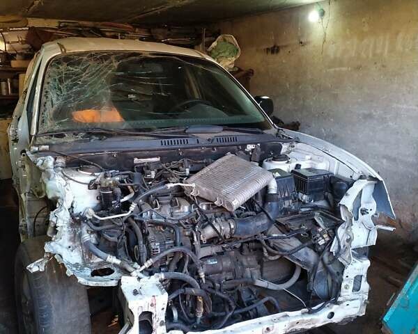 Белый Хендай Санта Фе, объемом двигателя 1.99 л и пробегом 140 тыс. км за 2500 $, фото 5 на Automoto.ua